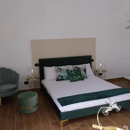 Lt La Bed & Breakfast